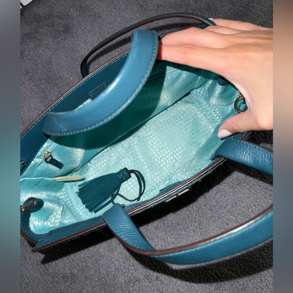 KATE SPADE leather and suede purse with adjustable shoulder strap and 3 pockets - Picture 3 of 3